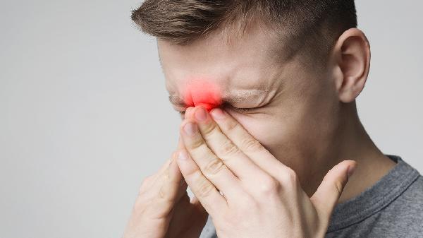 How to Soothe Redness After Popping Blackheads on Your Nose