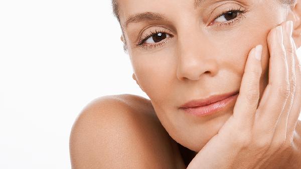 How to Fade Dark Spots After a Facial Scrape