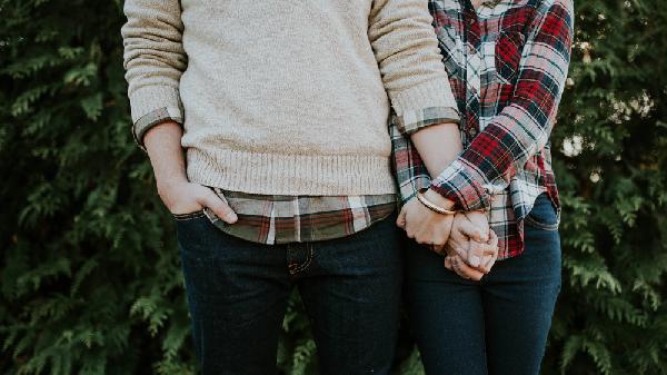 Dating Apps Harm Body Image and Mental Health, Study Reveals