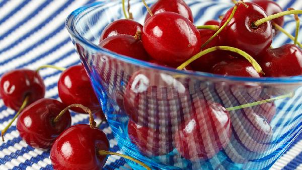 Cherries: Nature's Aspirin for Your Heart – Uncover Their Amazing Benefits!