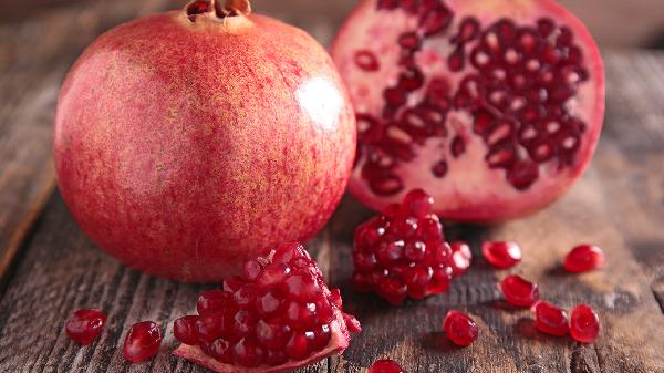Pomegranate Power: Health Benefits and When to Avoid It