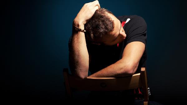 Feeling Anxious for No Reason? Here’s How to Overcome 'Diffuse Tension'