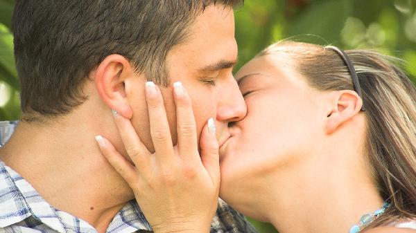 Missing Dad’s Love? Why Women With Absent Fathers Fall for Toxic Men Just Like Him